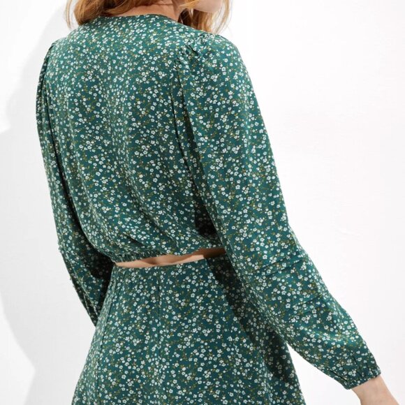 AE Cropped Tie-Waist Wrap Top - Picture 2 of 6